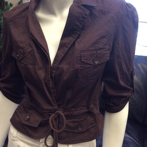 Brown Le Chateaux cropped cotton 1/2 sleeve jacket - Picture 3 of 13